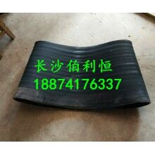 專(zhuān)業(yè)供應(yīng)攪拌機(jī)配件，中聯(lián)攪拌機(jī)配件，中聯(lián)HZS120P型下料斗膠桶
